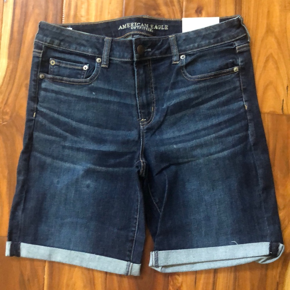 American Eagle Skinny Bermuda Shorts💙